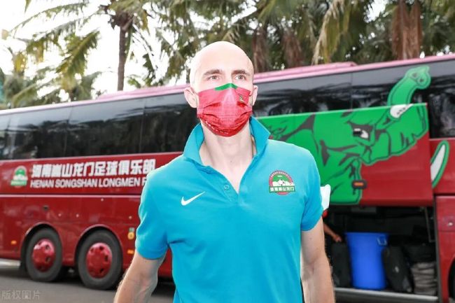 万破军解释道：叶先生，如果想把定位精度缩小到半径100米之内的话，就必须让对方持续入网至少一两分钟，这样才有可能通过他与多个基站之间的数据，对他的位置进行精准定位，如果对方每次都只开机三十秒的话，从技术上无法实现精准定位。